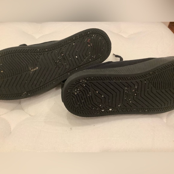 Cariuma Canvas Sneakers - Picture 5 of 6